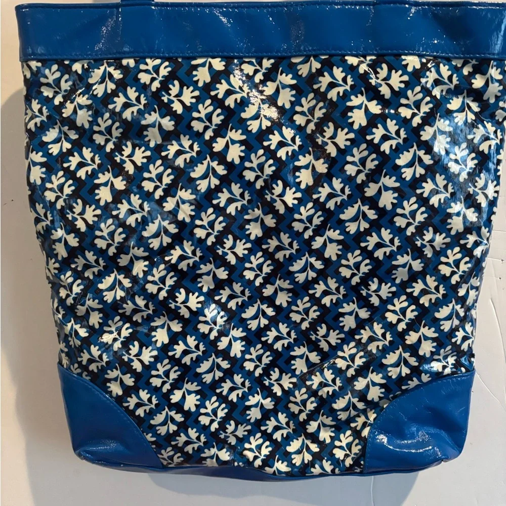 FRILL by Vera Bradley Blue Floral Tote Bag